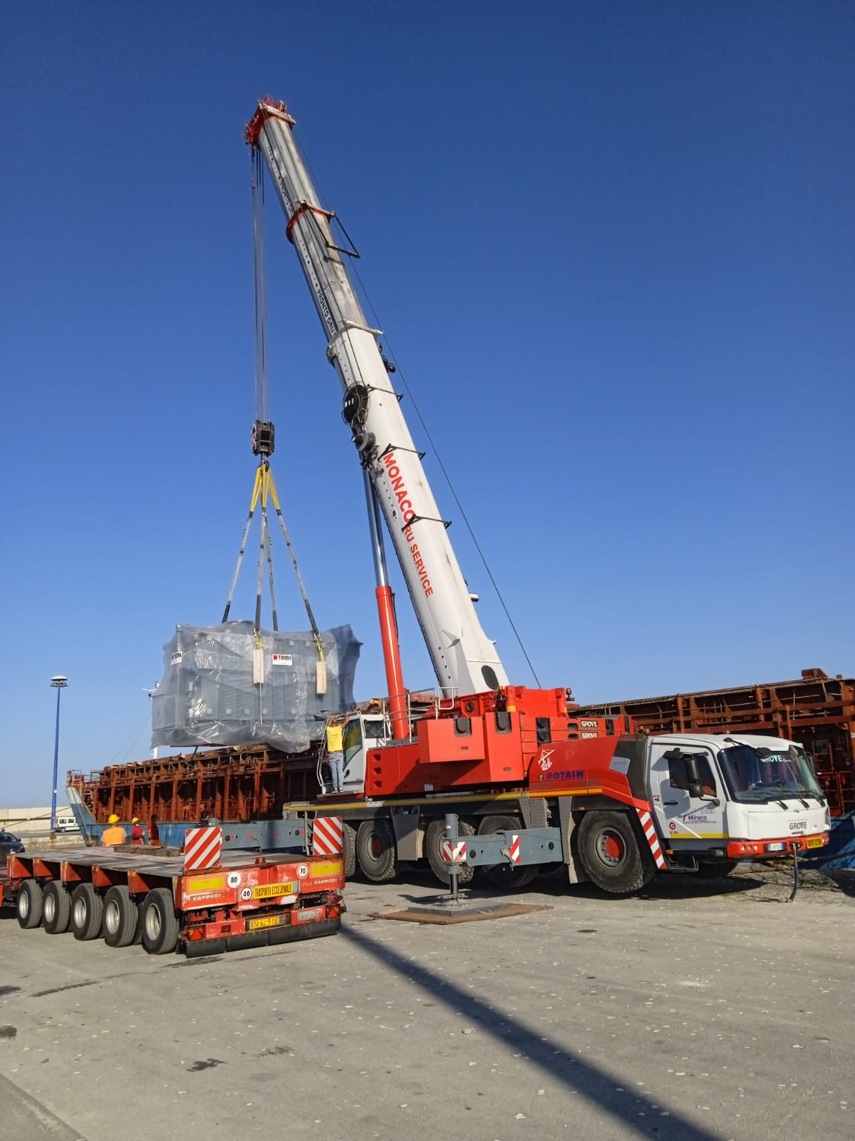 You are currently viewing Sollevamento di un TRAFO dal peso di 74 tonnellate al porto di Mazara del Vallo