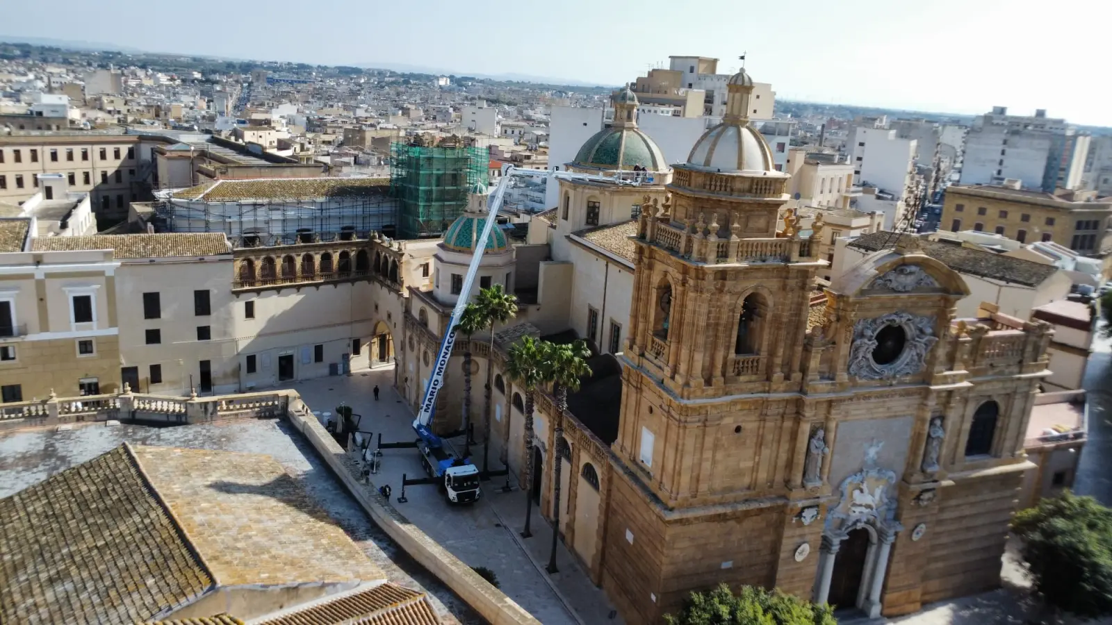 Al momento stai visualizzando Intervento in quota alla Cattedrale di Mazara del Vallo con piattaforma aerea da 75 metri