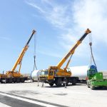 sollevamento e scarico serbatoi in acciaio