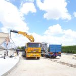 sollevamento e scarico serbatoi in acciaio