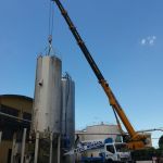 sollevamento serbatoi autogru fratelli Monaco